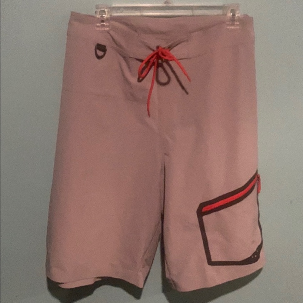 Men’s cabelas guidewear board shorts size 46